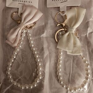 Elegant Pearl Bow Bag Charm